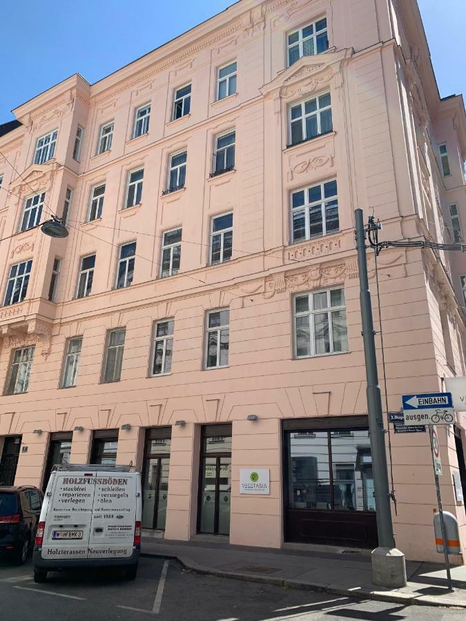 וינה Classy Apartment, 10 Min To The Centre מראה חיצוני תמונה